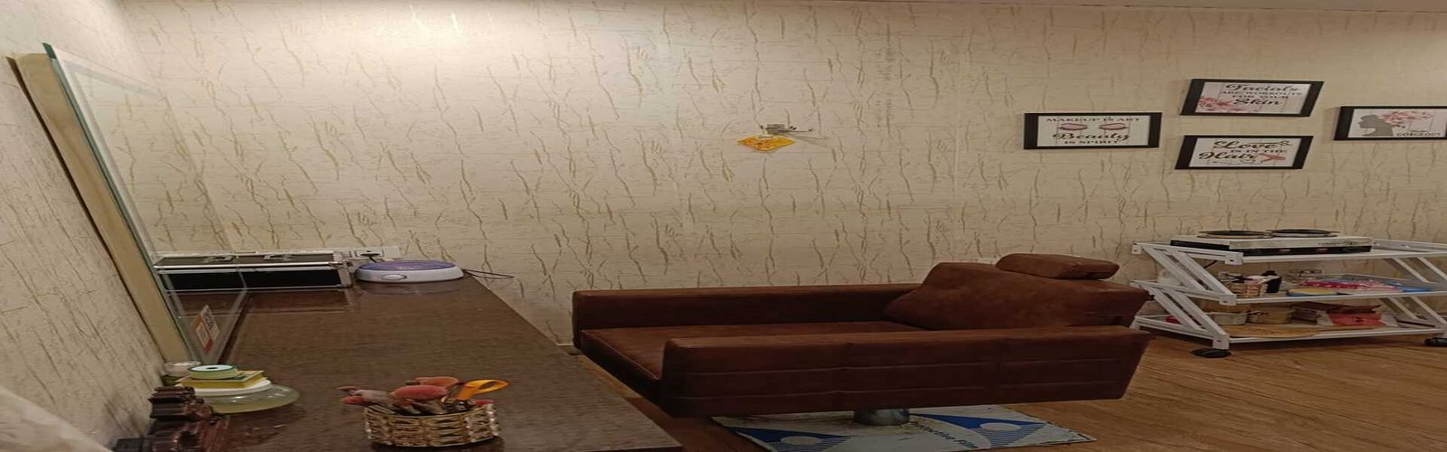 Sakurai Unisex saloon and nails